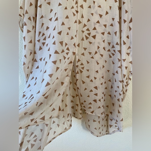 BCBGeneration Soft Lightweight Beige Overthrow One Size - Picture 5 of 6